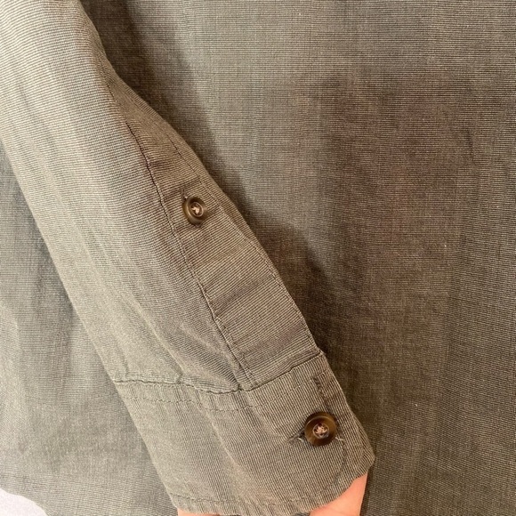 HOLLISTER GREEN BUTTON DOWN SHIRT SIZE SMALL - Picture 3 of 5